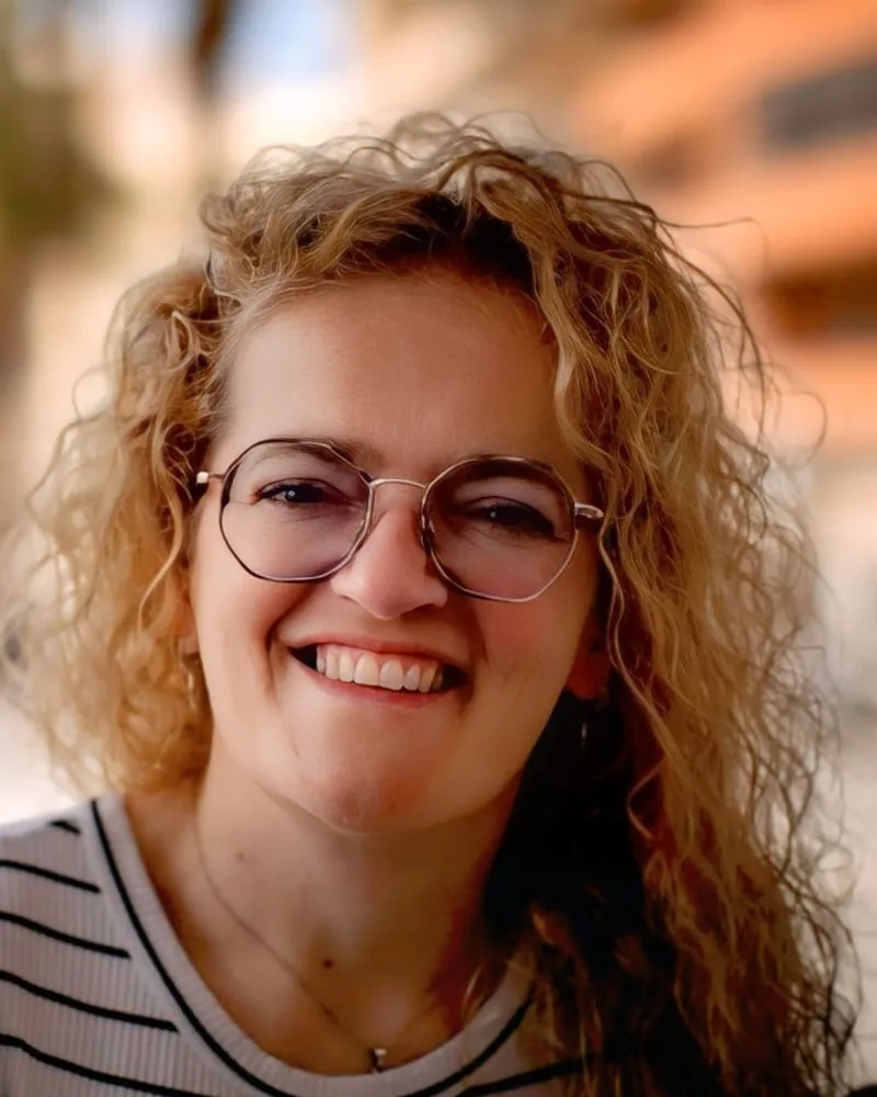 Retrato de Minerva, terapeuta de Emuná